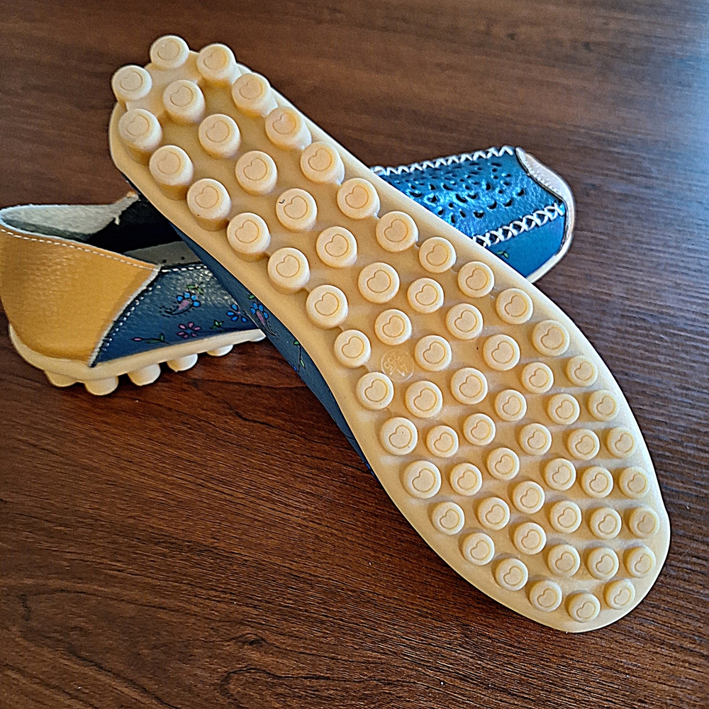 NWOT Blue Tan Moccasins w Perforated Design Teal Breathable Leather Sz 9 - Picture 3 of 7